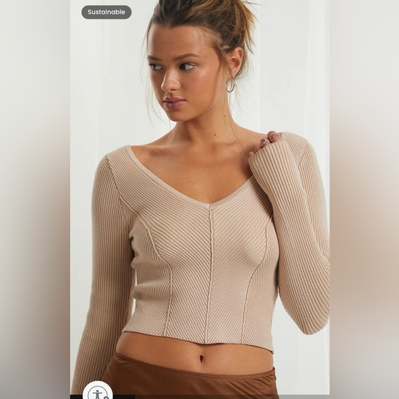 V-Neck Ribbed Cropped Tan Sweater - Picture 1 of 8